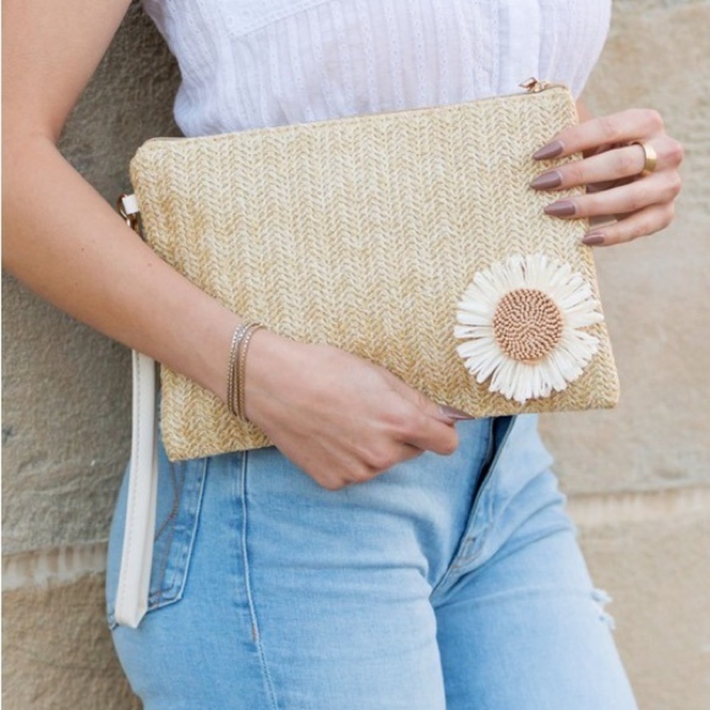 Daisy Wristlet  Clutch